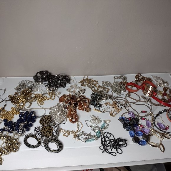 Lot Of Over 35 Necklaces As Is - Picture 1 of 16